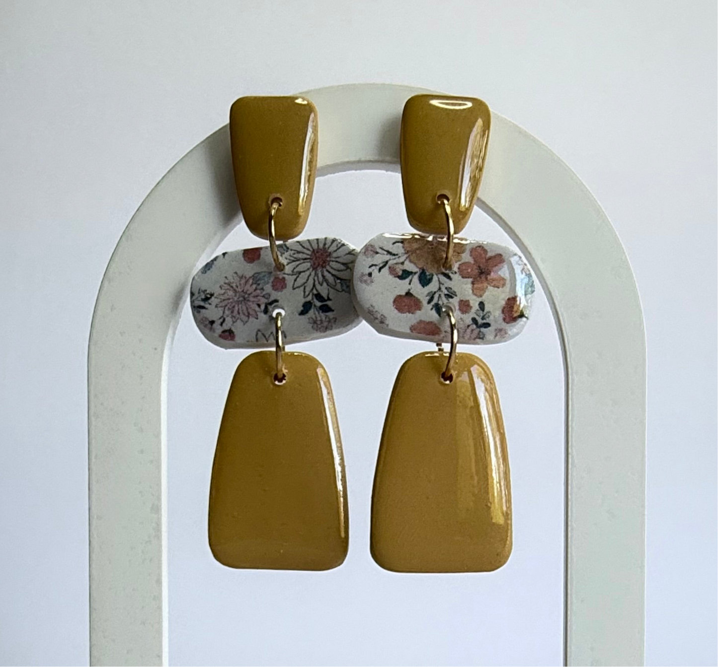 Fields of Daisies dangles