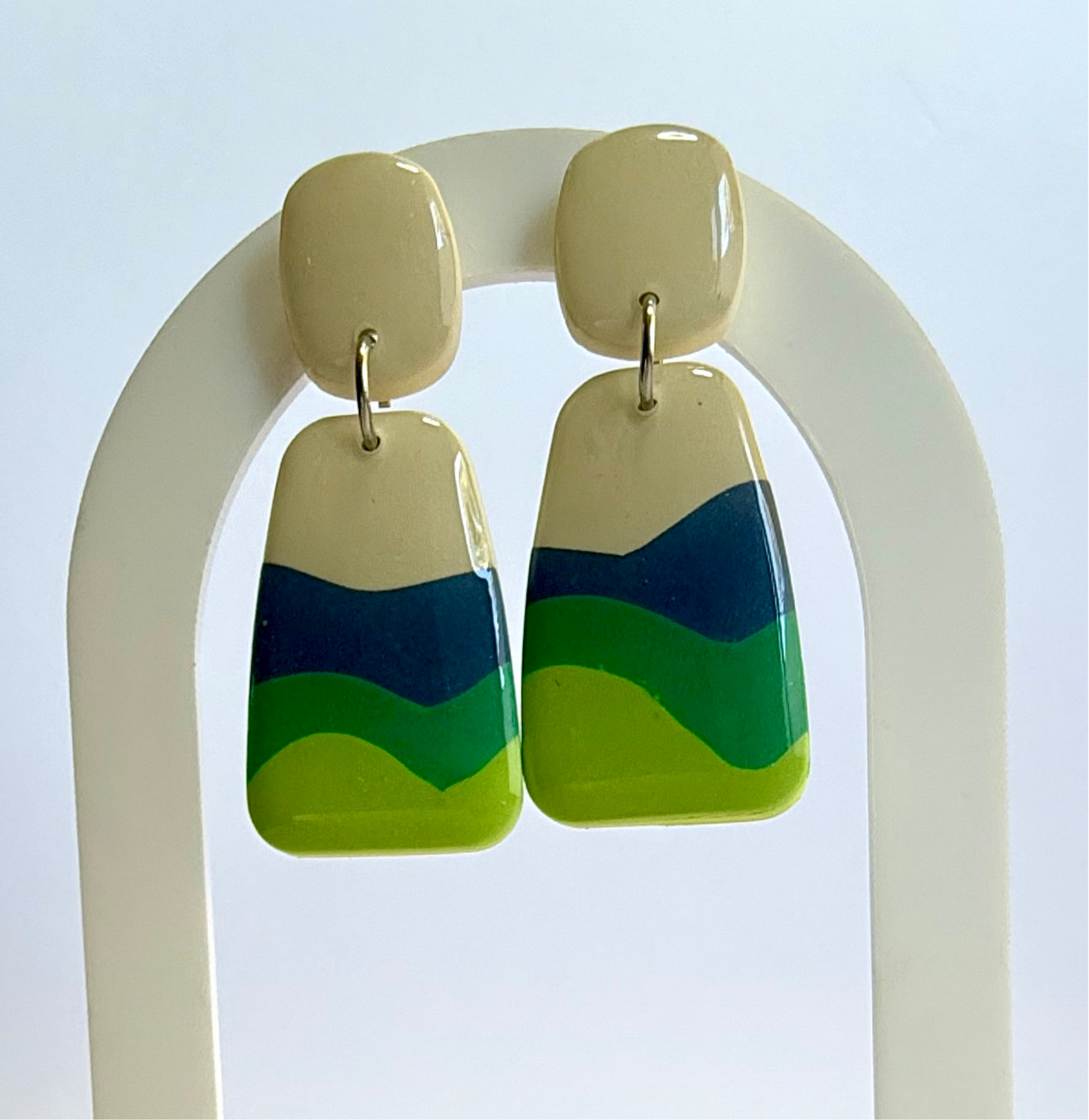 Alive dangles (green)