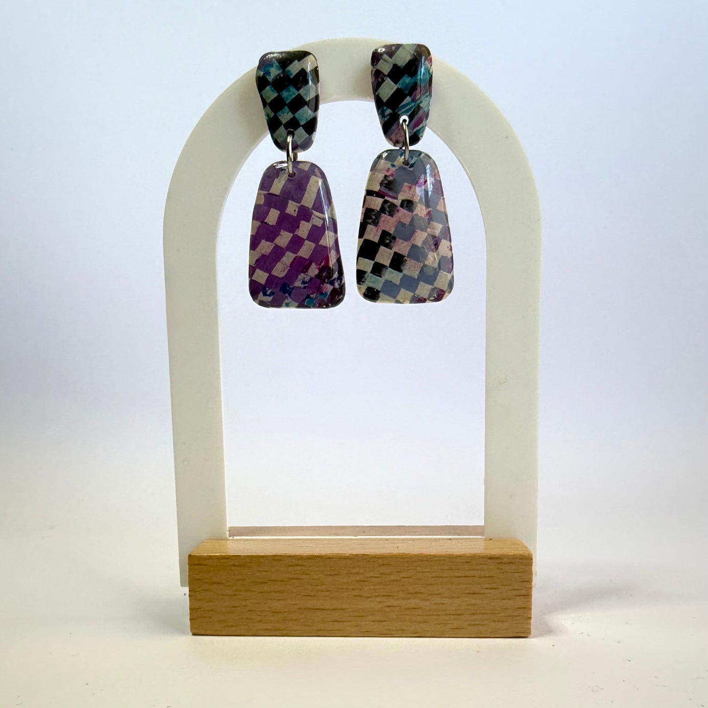 A-mazed dangles