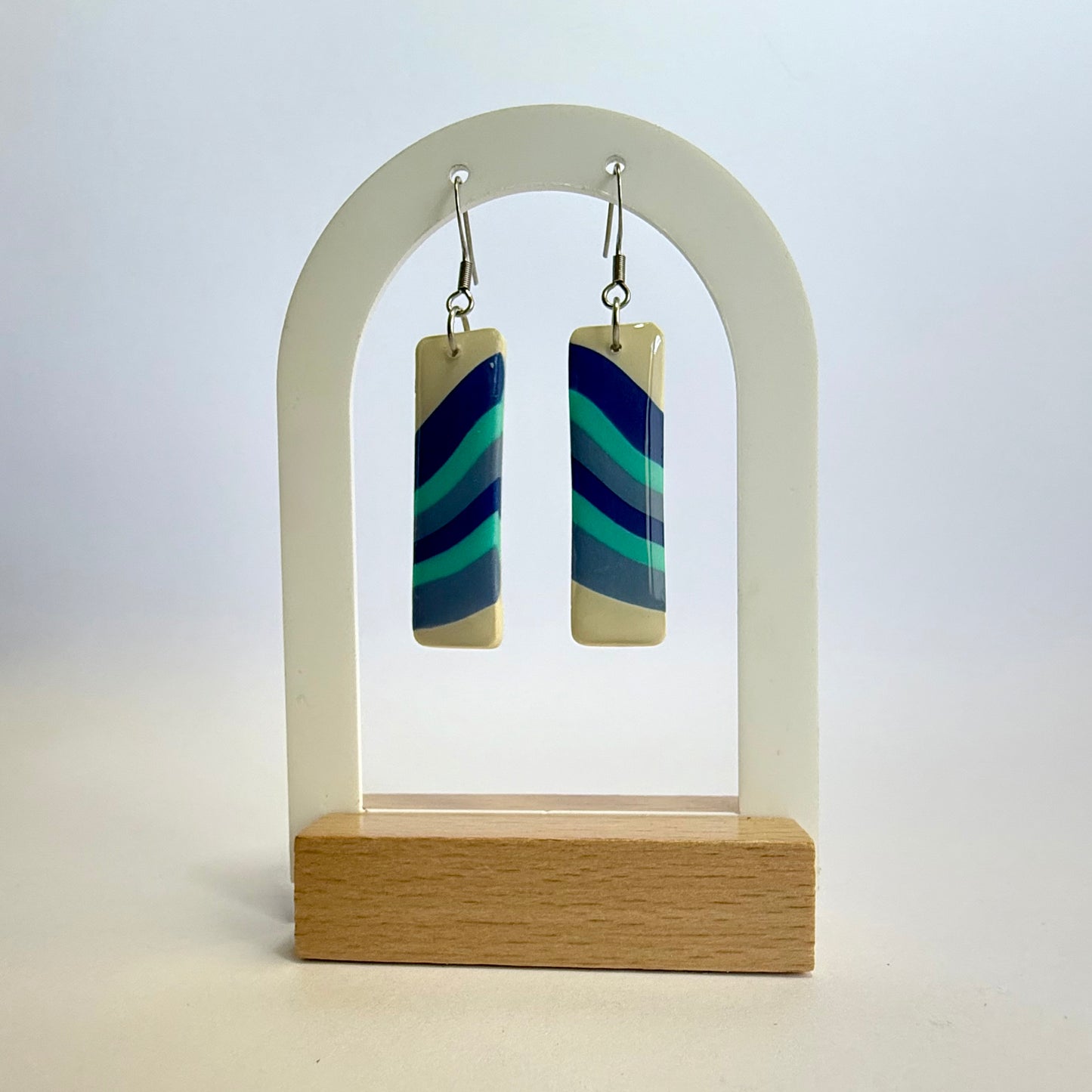 Alive hook dangles (blue)