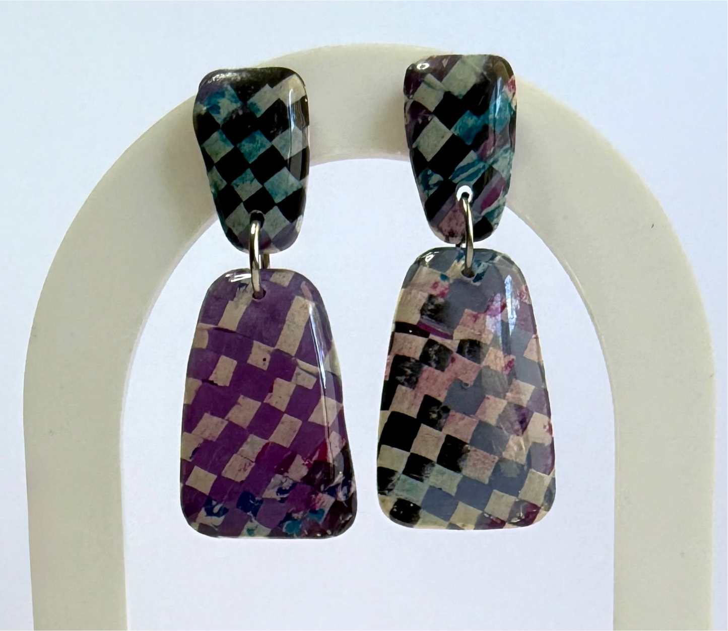A-mazed dangles