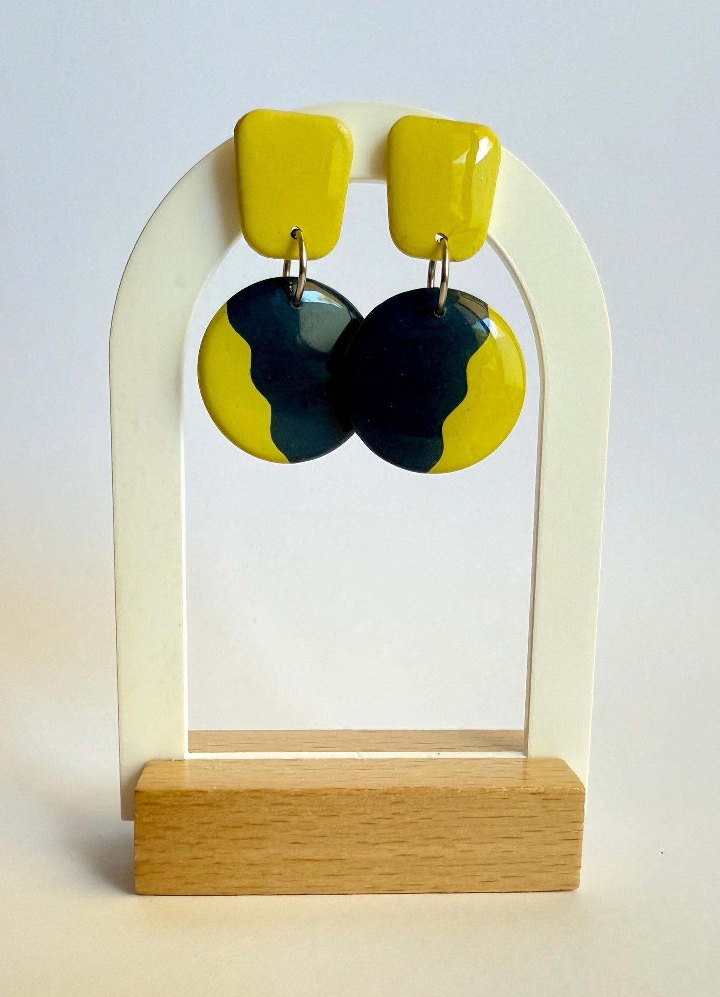 Summer Vibes two tone squiggle medium stud dangle earrings - Second Born Creative