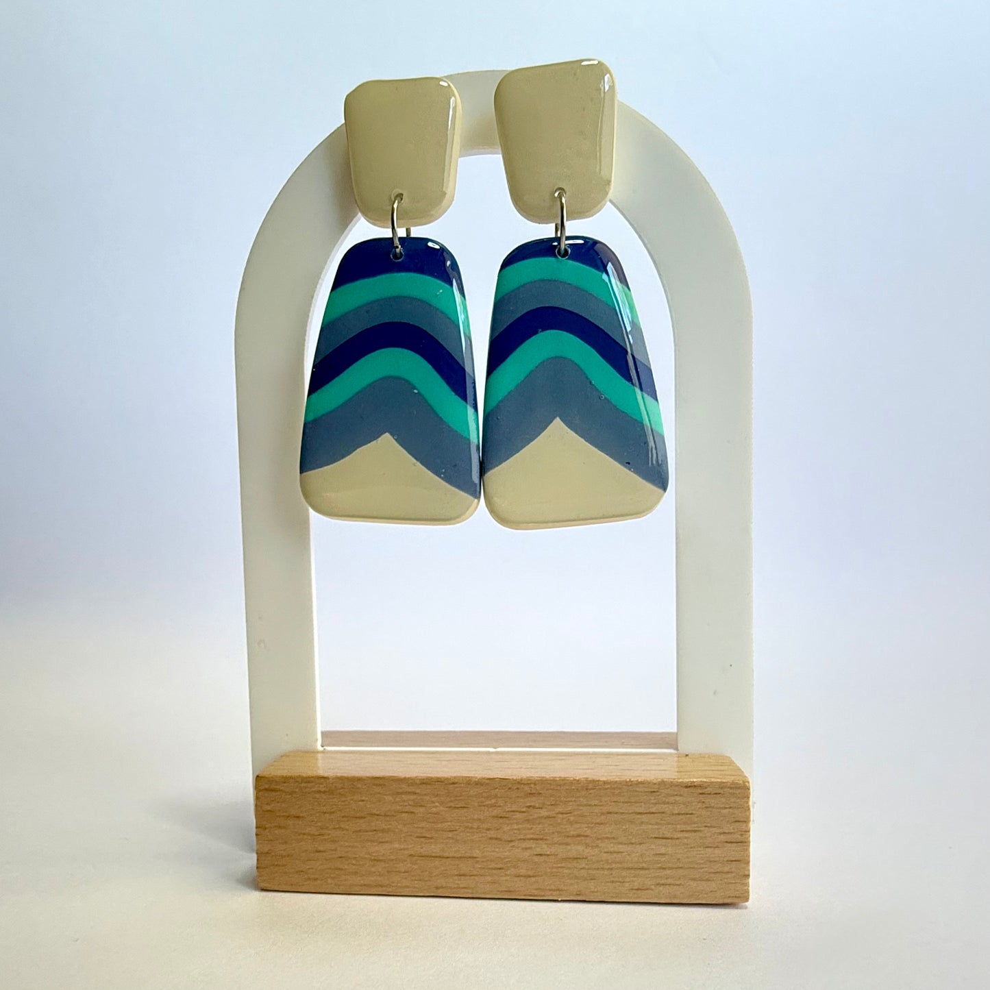 Alive dangles (blue)