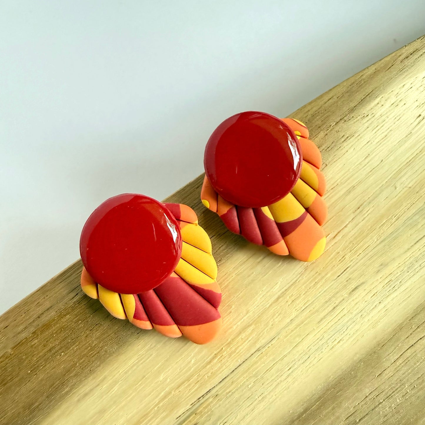 Outback extra statement studs (red)